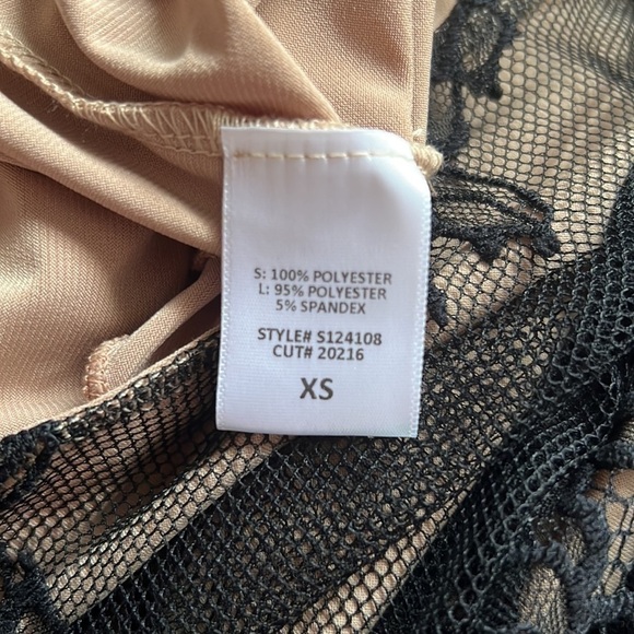 𝅺4SI3NNA the Label Asymmetrical Lace Bodycon Skirt - Picture 5 of 7